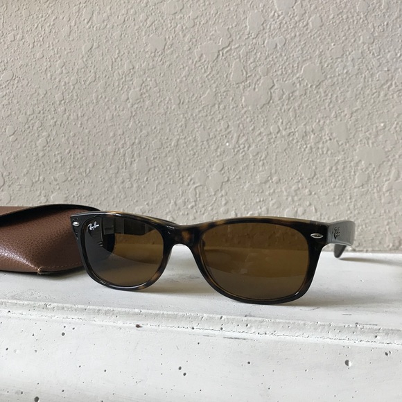 Ray-Ban Wayfarer Sunglasses + Case - Picture 7 of 7